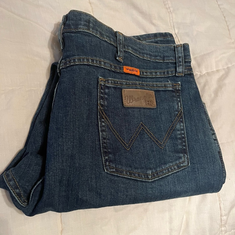 Men’s Wrangler A102 Arc rated jeans 38x32